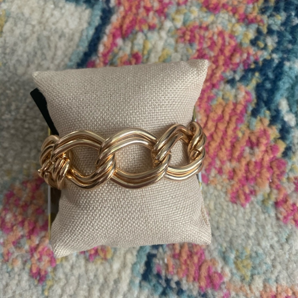 LULUs gold bracelet